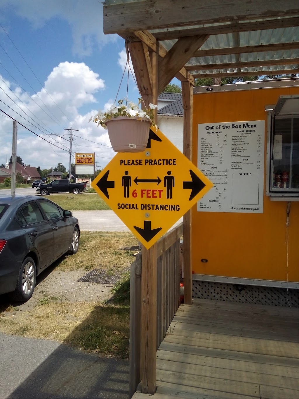 PresquIle Beach Motel | 243 Main St, Brighton, ON K0K 1H0, Canada | Phone: (877) 769-6153