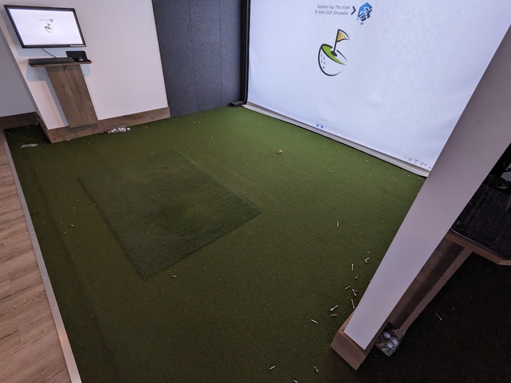 Uptown Golf Oshawa | 310 Bloor St W, Oshawa, ON L1J 1R2, Canada | Phone: (647) 598-8881