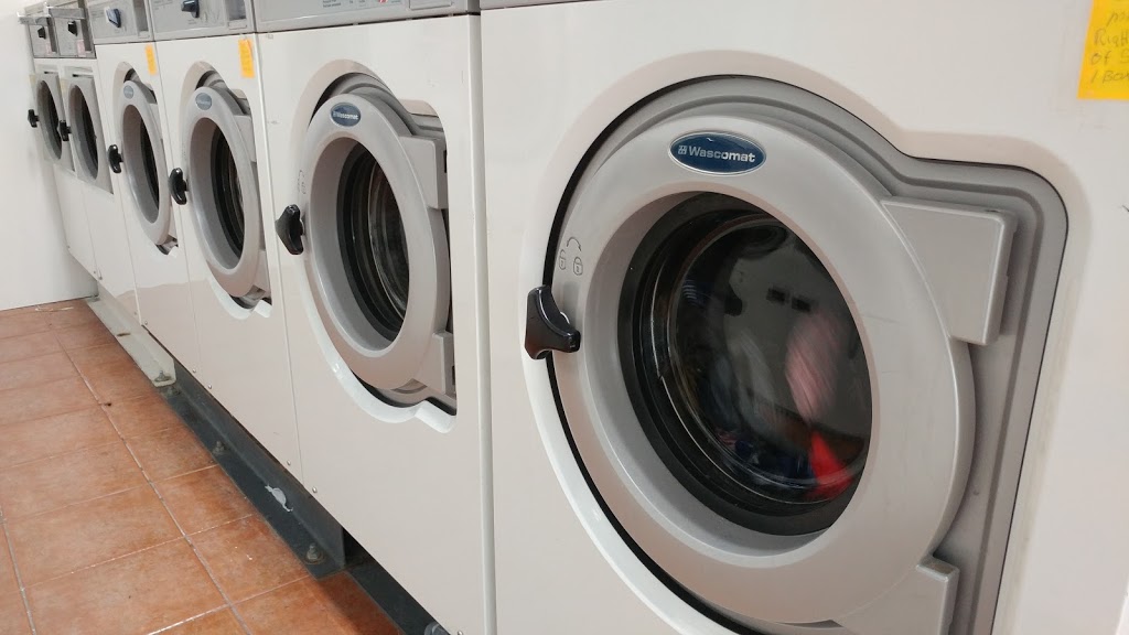 Buanderie St. Anne Laundromat | 2 Rue Lalonde, Sainte-Anne-de-Bellevue, QC H9X 1Z9, Canada | Phone: (514) 577-7151
