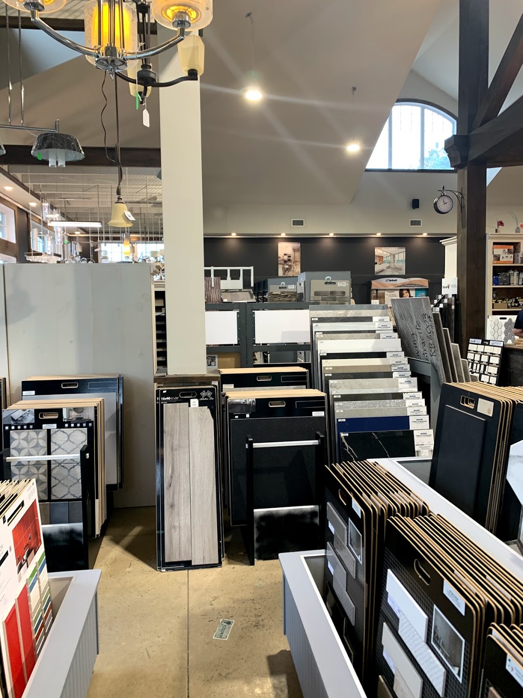Cera-Nord Centre du Couvre Plancher | 676 Rue de Saint Jovite, Mont-Tremblant, QC J8E 3J8, Canada | Phone: (819) 425-5252