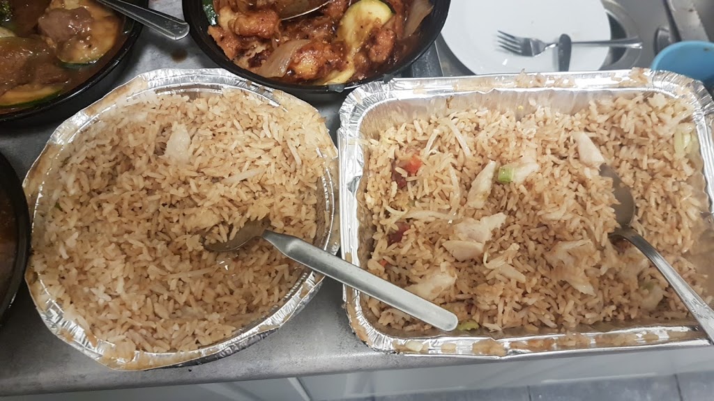 Lucky Garden Restaurant | 3828 Bloor St W, Etobicoke, ON M9B 1K9, Canada | Phone: (416) 239-8421