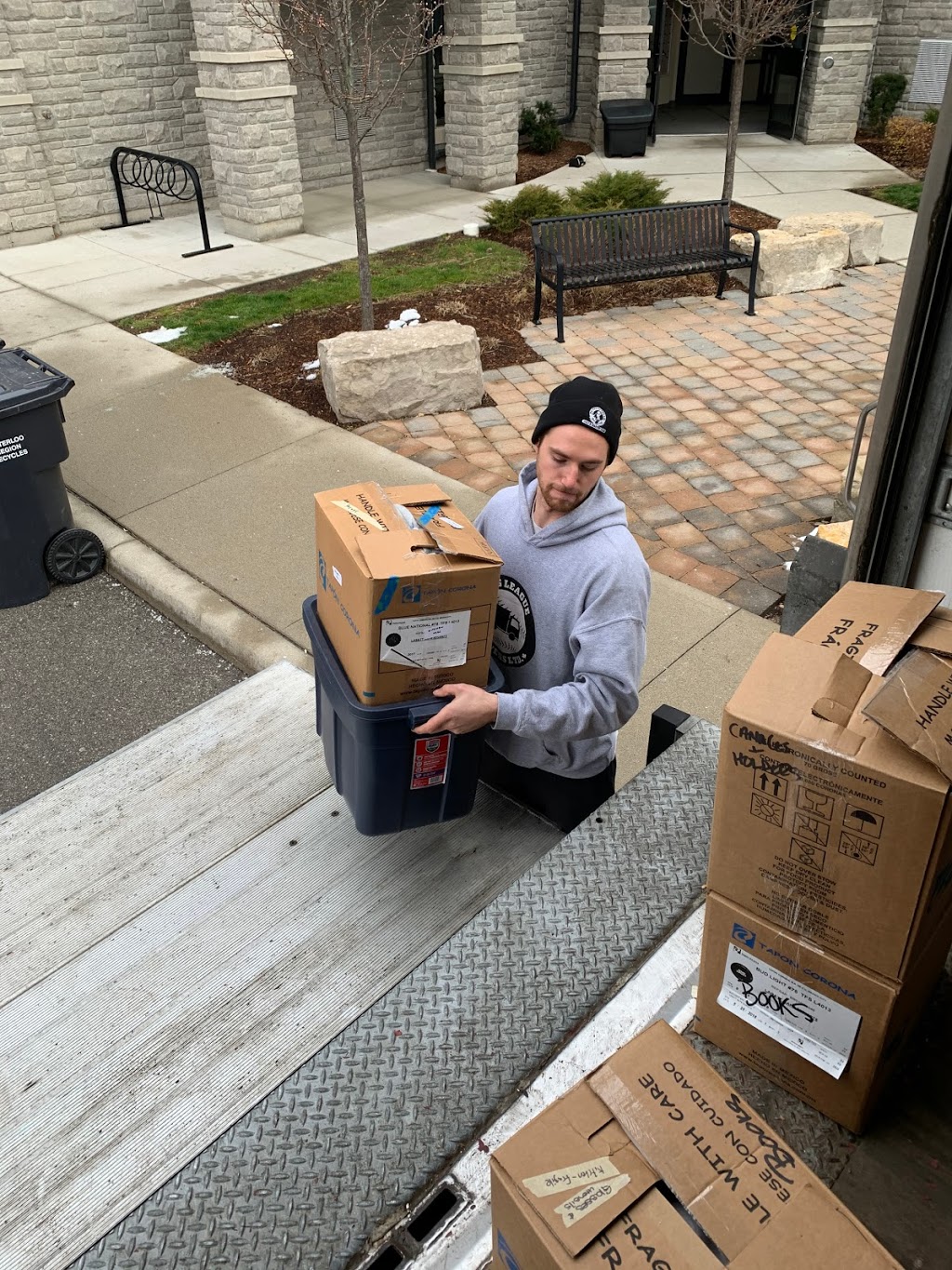Big League Movers | 865 Parkway Dr, Cambridge, ON N3H 2W3, Canada | Phone: (519) 277-1077