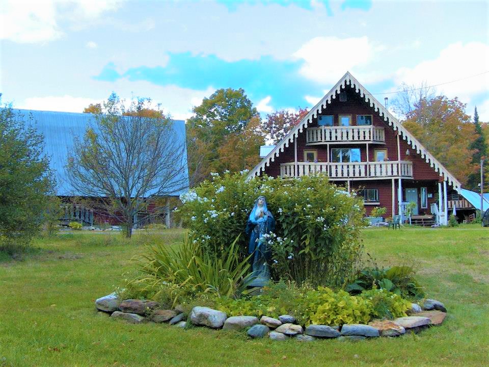 Mary Theotokos Retreat Center | 572 Lake Rd, West Burke, VT 05871, USA | Phone: (802) 467-3009