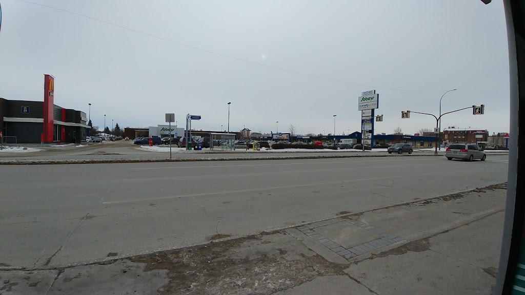 McDonalds | 979 Henderson Hwy, Winnipeg, MB R2K 2M2, Canada | Phone: (204) 949-5110
