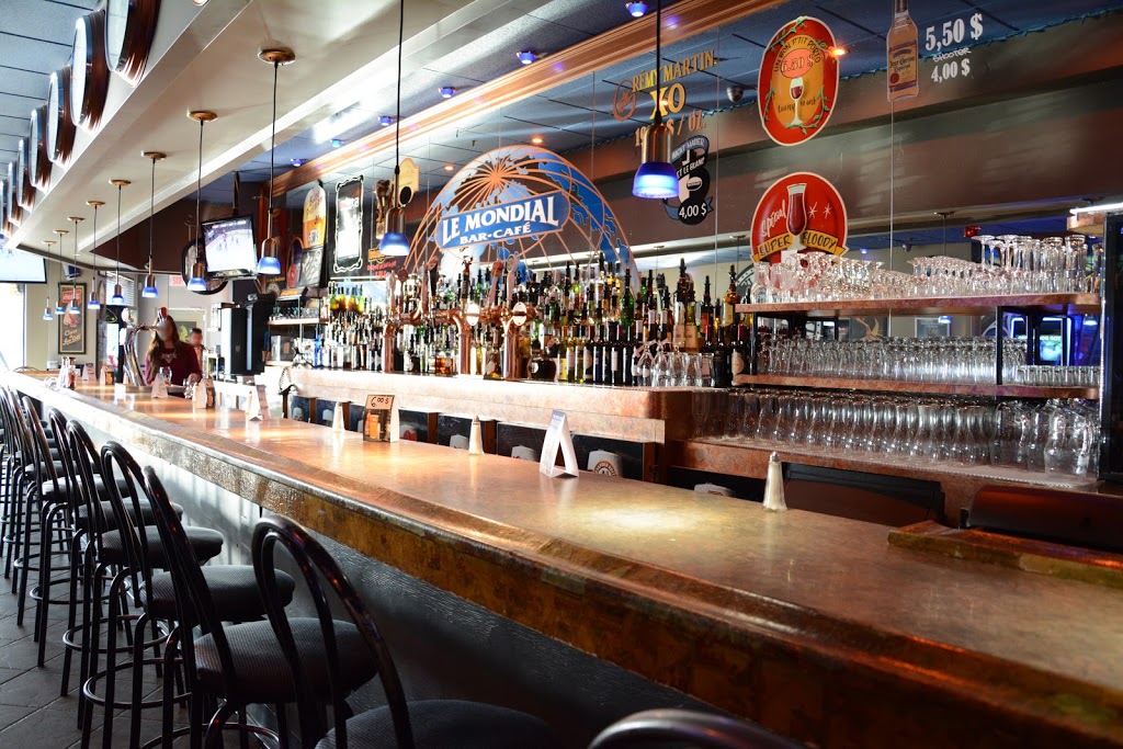 Bar Cafe Le Mondial | 150 Chemin Duplessis, Sherbrooke, QC J1E 3C7, Canada | Phone: (819) 564-0959