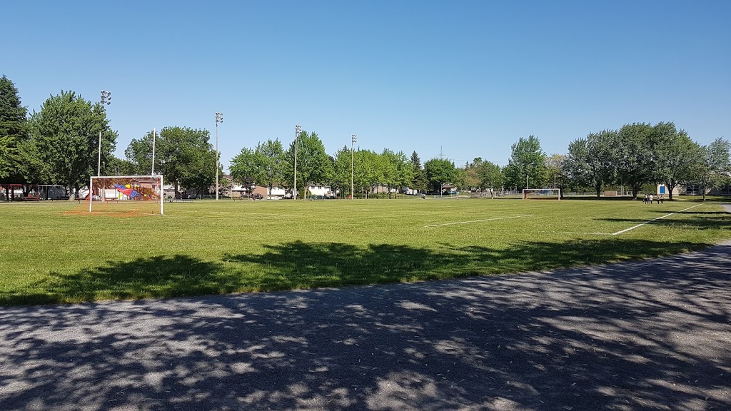Sunnybrooke Park | 7 Rue Cadman, Dollard-des-Ormeaux, QC H9B 1X5, Canada | Phone: (514) 684-1012