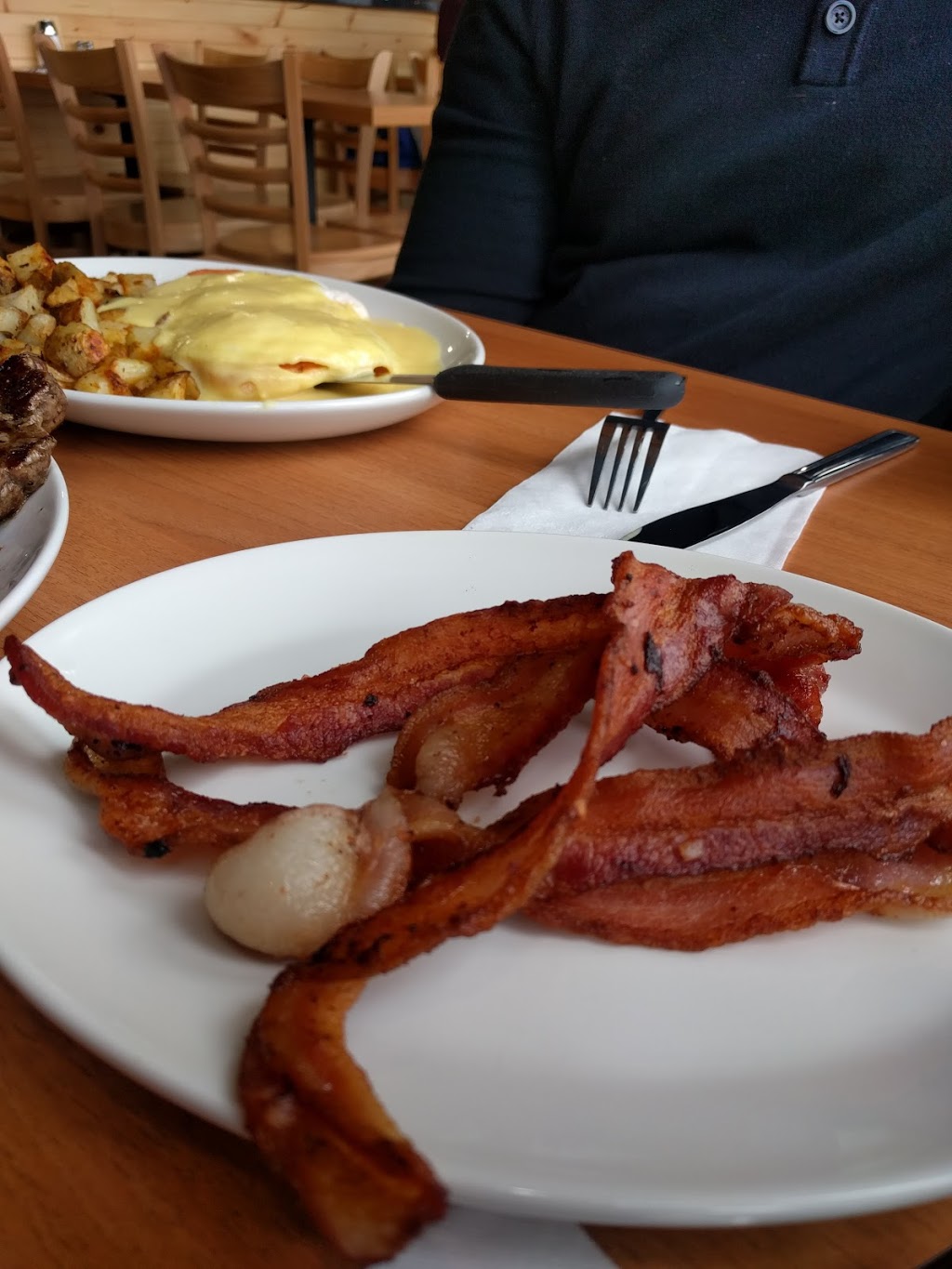 Sunset Grill | Fairview Mall A, 285 Geneva St f10, St. Catharines, ON L2N 2G1, Canada | Phone: (905) 935-2424