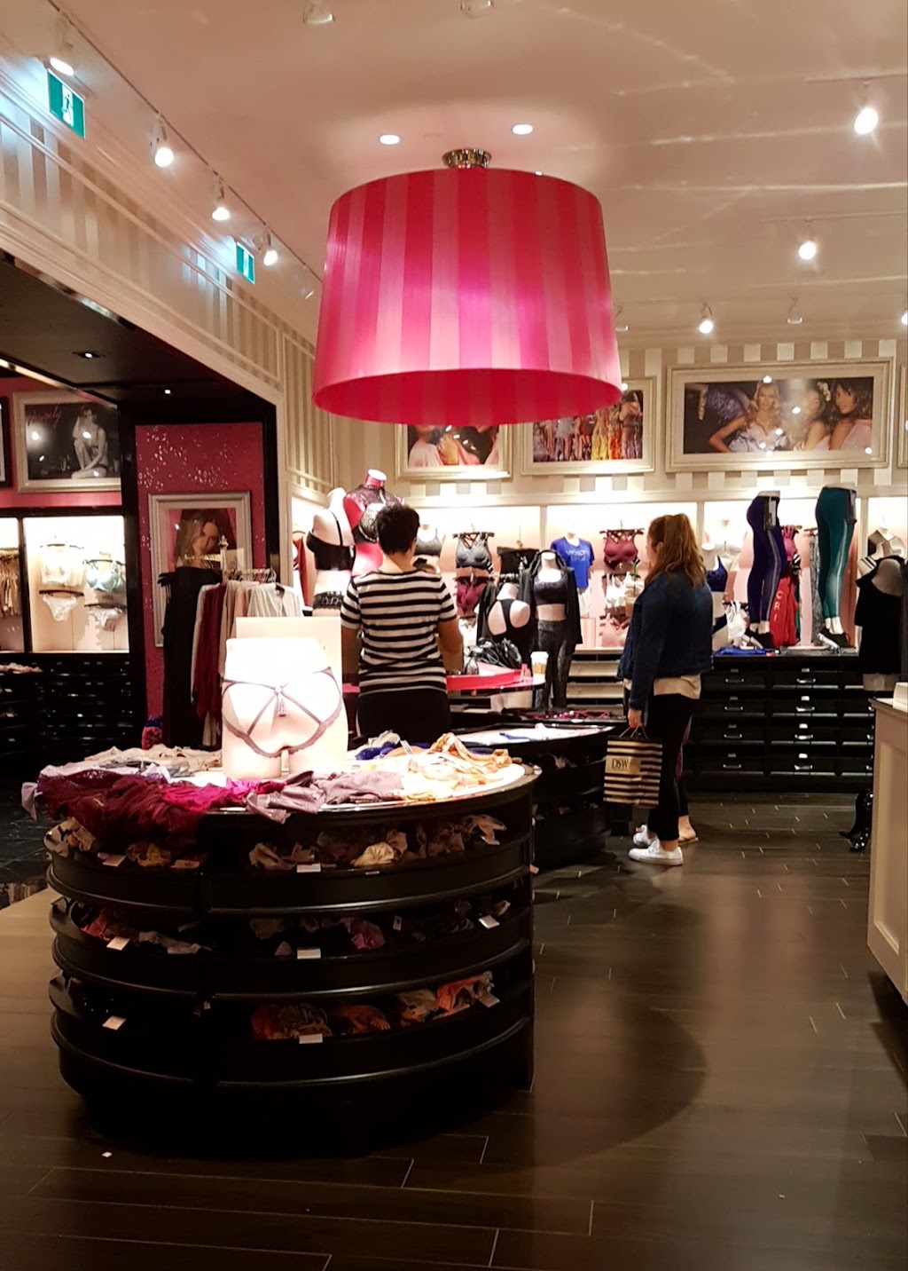 Victorias Secret & PINK | 5000 Canoe Pass Wy #121, Tsawwassen, BC V4M 0B3, Canada | Phone: (604) 948-8542
