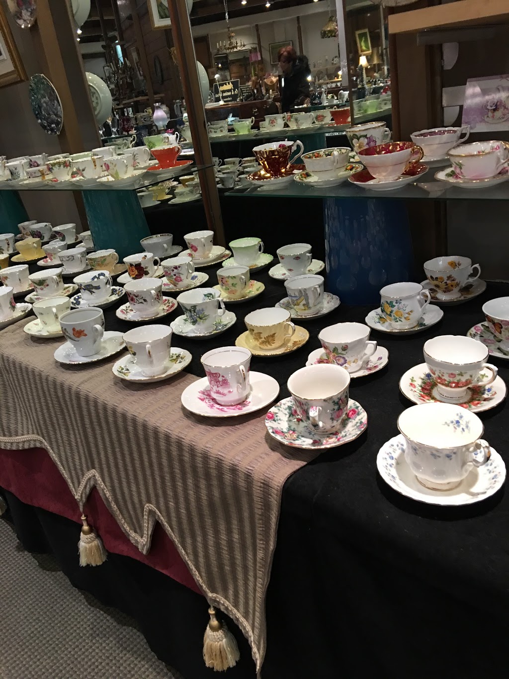 La Couronne Étoilée | 3237 Boulevard des Sources, Dollard-des-Ormeaux, QC H9B 1Z6, Canada | Phone: (514) 683-6264