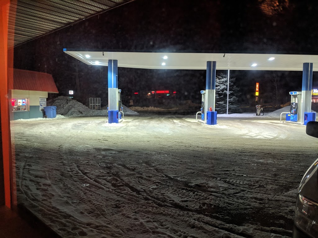 Road 121 Motel | 157 Lindsay Street West, Fenelon Falls, ON K0M 1N0, Canada | Phone: (705) 887-7680
