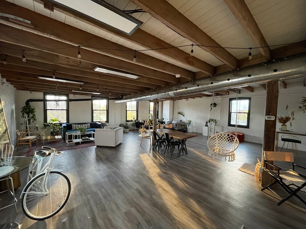 Studio Seventy Four | 49 Huron St, Collingwood, ON L9Y 1C5, Canada | Phone: (416) 453-2489