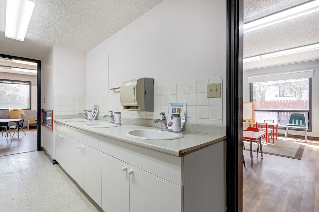 Acorn Dojo Daycare | 308 Woodfield Rd SW, Calgary, AB T2W 3V9, Canada | Phone: (403) 281-4997
