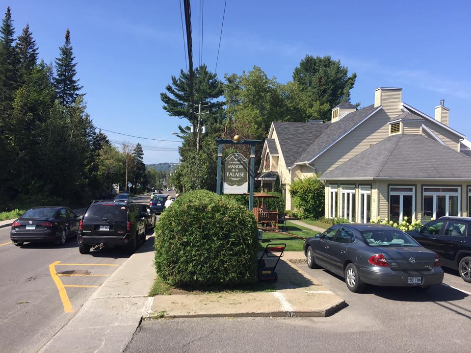 Serres et Pelouse Croque-Herbes | 595 Chem. du Village, Morin-Heights, QC J0R 1H0, Canada | Phone: (450) 327-6357