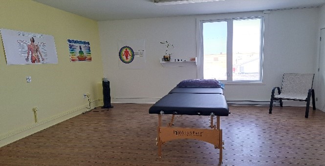 Centre du bien ÊTRE le Phénix | Entrée située sur le côté de la bâtisse, 327 Bd du Curé-Labelle b.305, Fabreville, QC H7P 2P2, Canada | Phone: (514) 803-9017