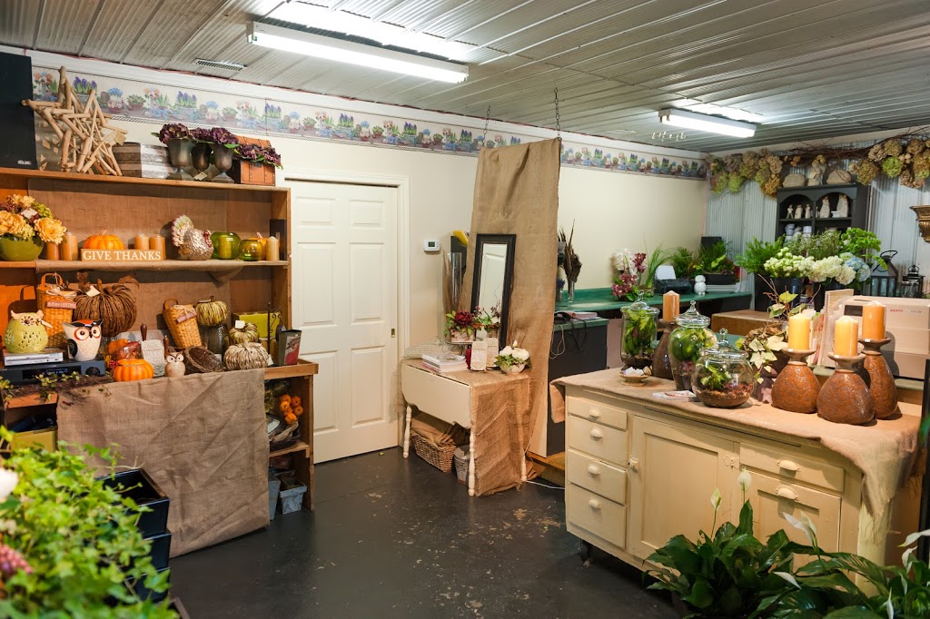 Country Flower and Gift Shoppe | 7751 S Talbot Rd, Maidstone, ON N0R 1K0, Canada | Phone: (519) 737-6843