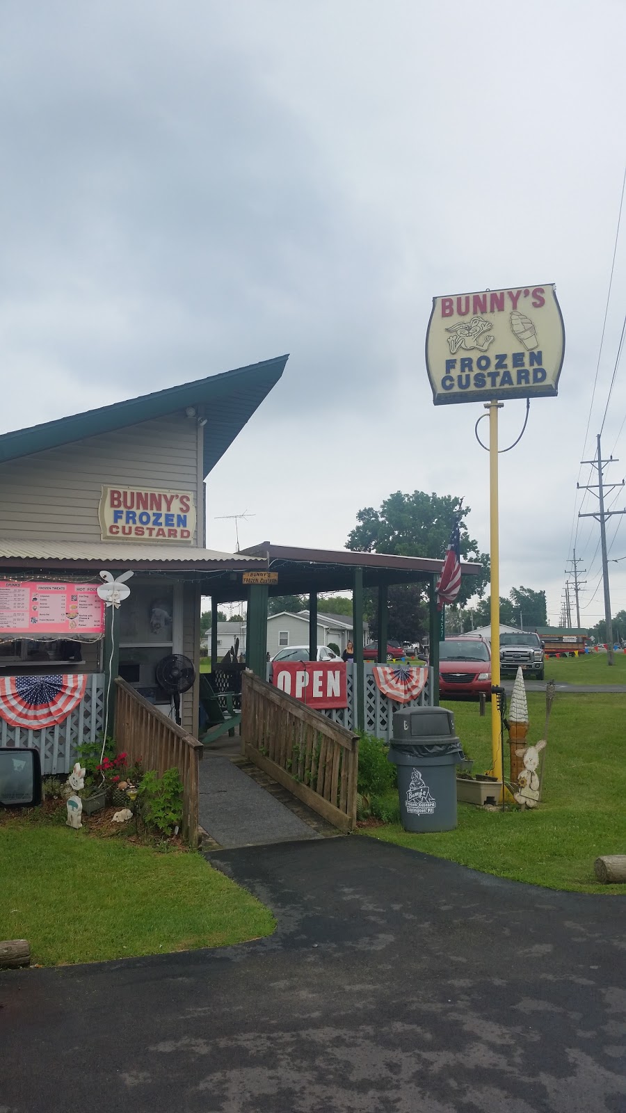 Bunnys Frozen Custard | 6457 Lakeshore Rd, Lexington, MI 48450, USA