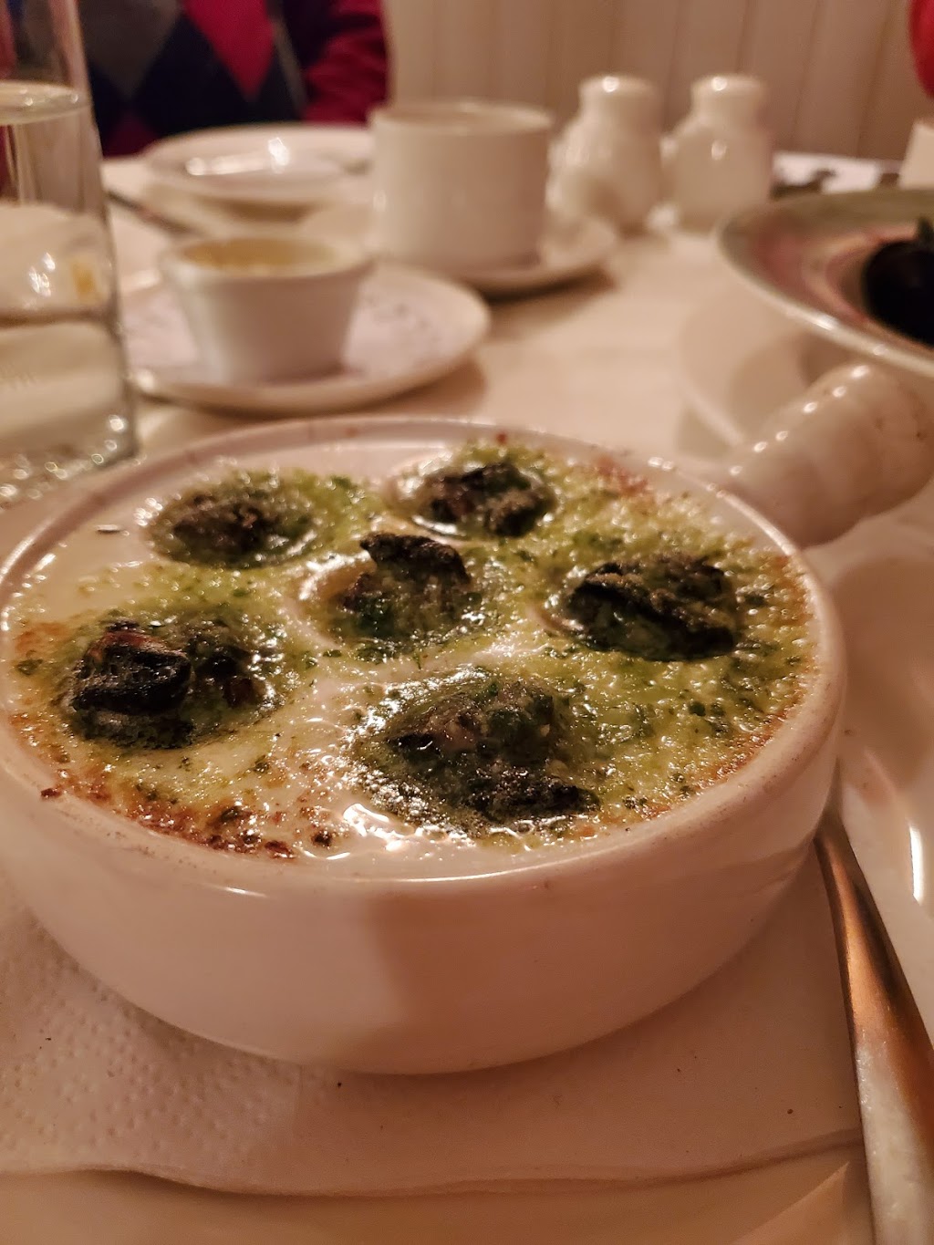 Le Montmartre | 911 Sheppard Ave W, North York, ON M3H 2T7, Canada | Phone: (416) 630-3804