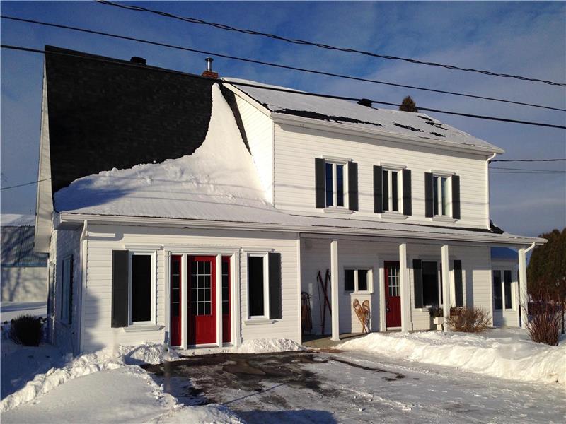 La Vieille Maison de Xavier | 3325 Rue Scott O, Alma, QC G8B 5V2, Canada | Phone: (581) 989-8287