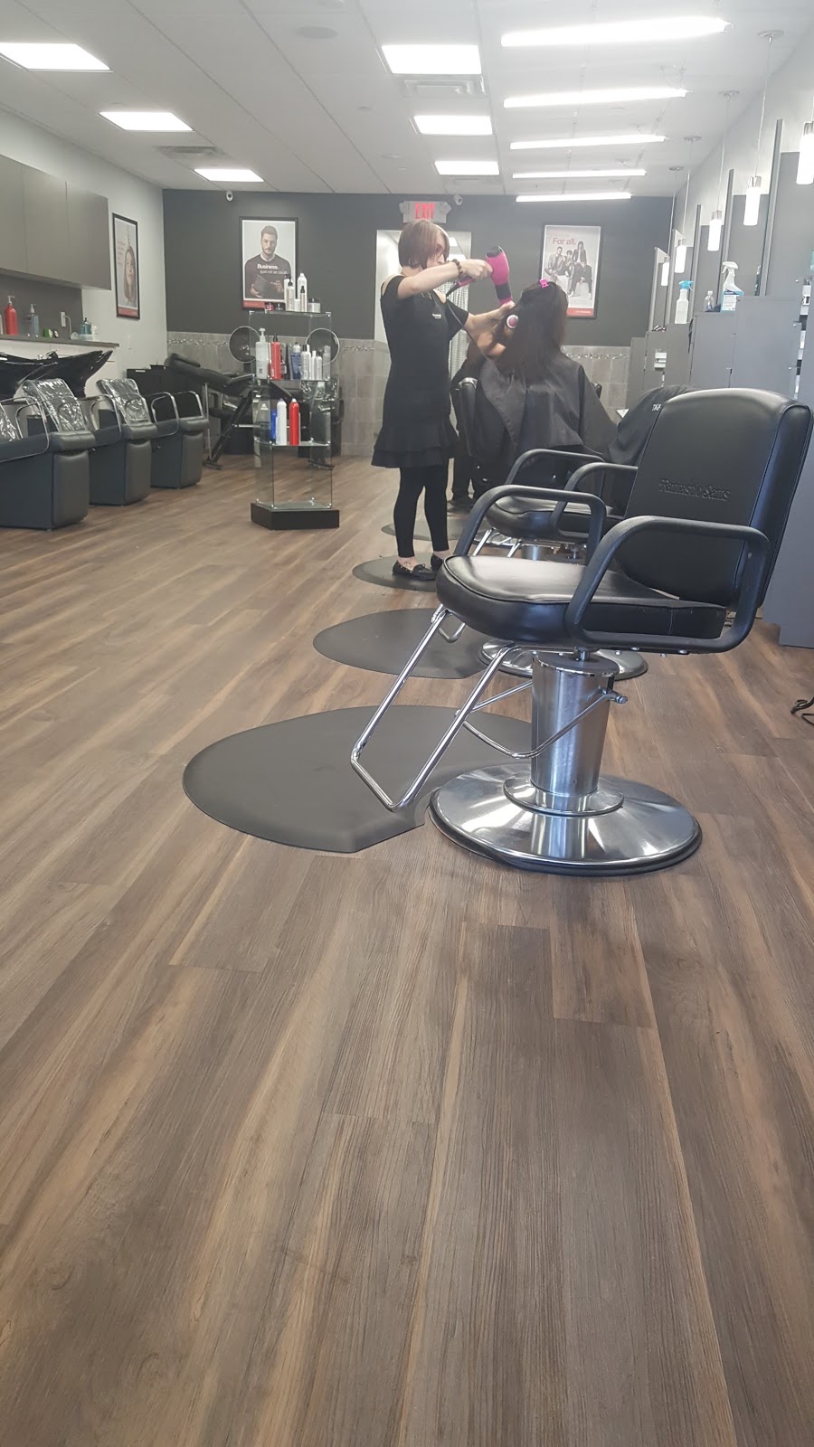 Fantastic Sams Cut & Color | 1330 Niagara Falls Blvd, Tonawanda, NY 14150, USA | Phone: (716) 834-7652