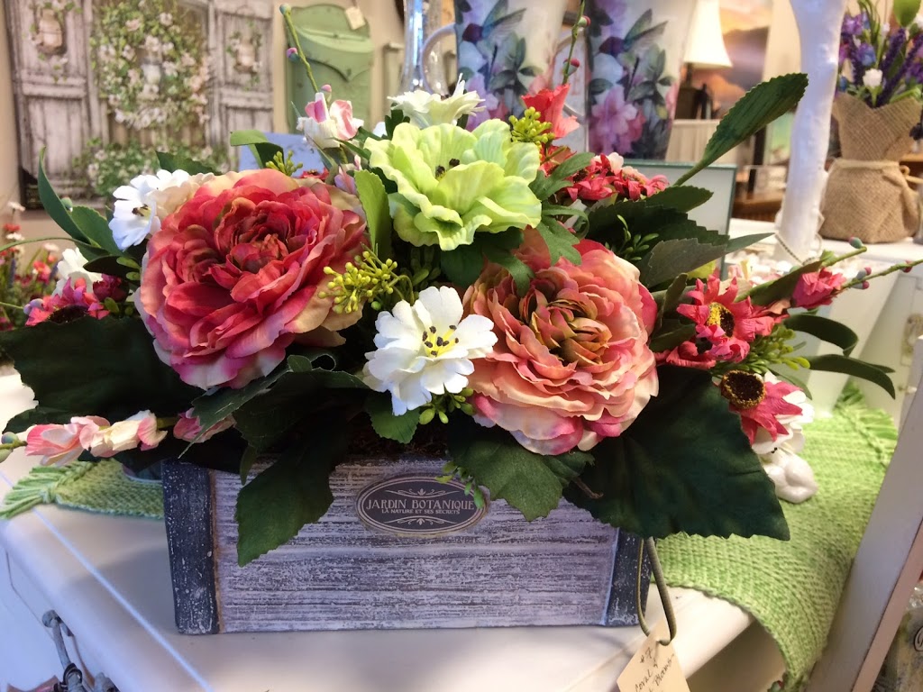 Surroundings Home, Gifts and Garden | 1758 Front St #104, Lynden, WA 98264, USA | Phone: (360) 354-3101