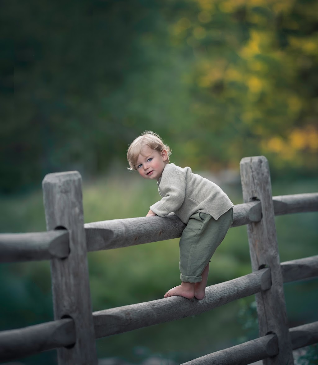 Allys Photography | 15 Ennerdale Rd, Toronto, ON M6E 4C2, Canada | Phone: (647) 787-6044