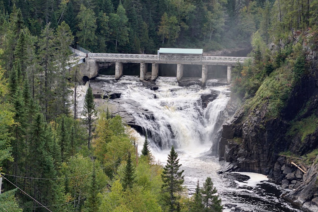 Parc le Trou de la Fée | Chemin trou de la fée, 7e avenue, Desbiens, QC G0W 1N0, Canada | Phone: (418) 346-1242