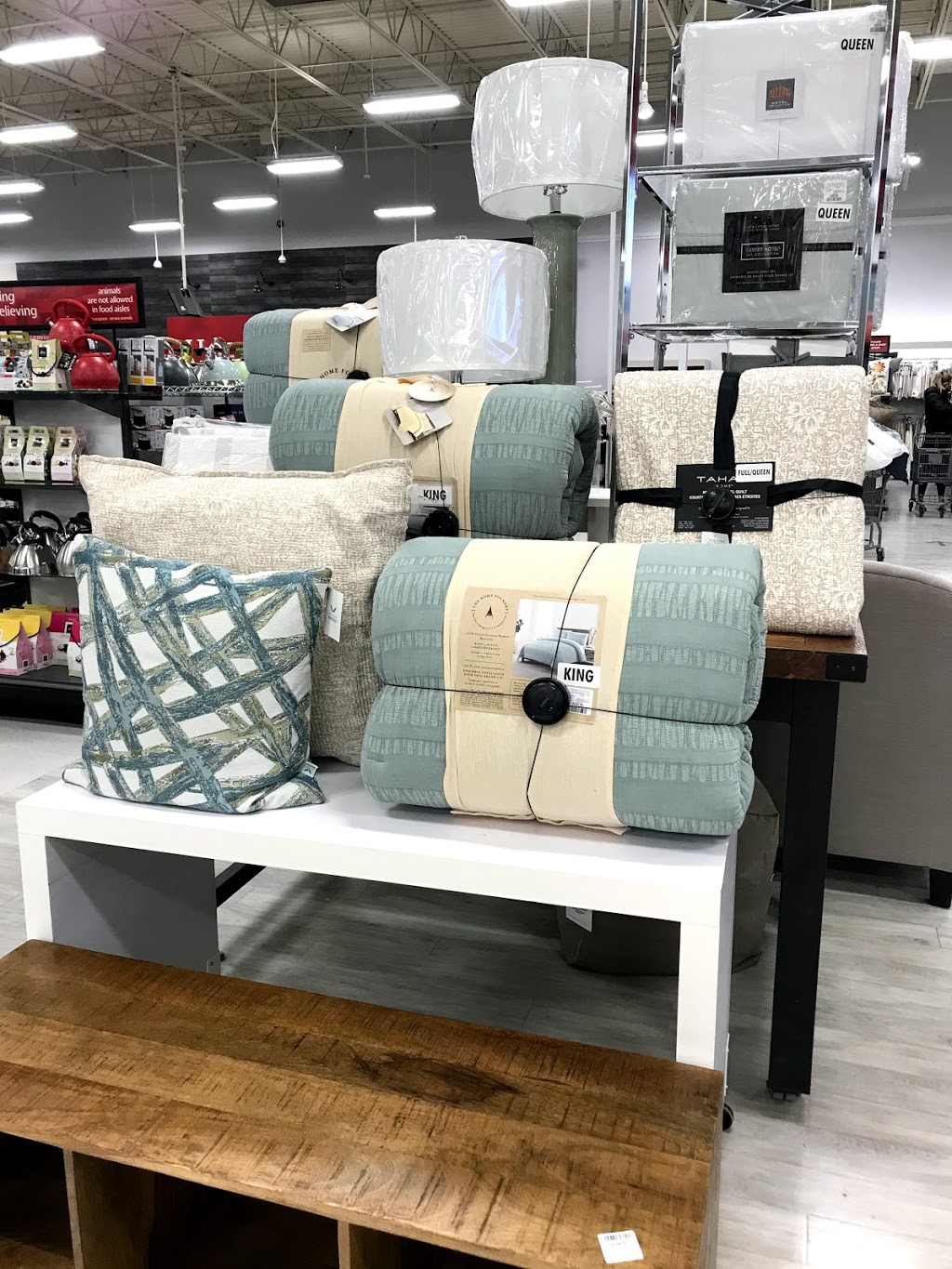 HomeSense | 1840 The Queensway, Etobicoke, ON M9C 5H5, Canada | Phone: (416) 621-4275