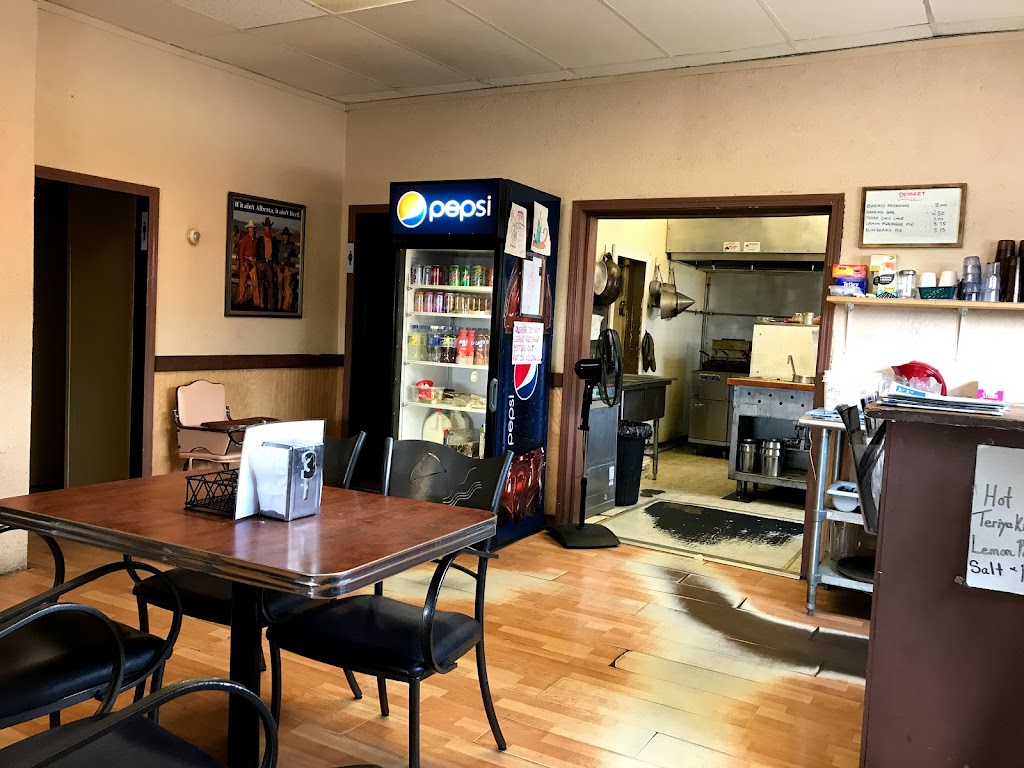 Alix Hotel | 4936 Main St, Alix, AB T0C 0B0, Canada | Phone: (403) 747-2772