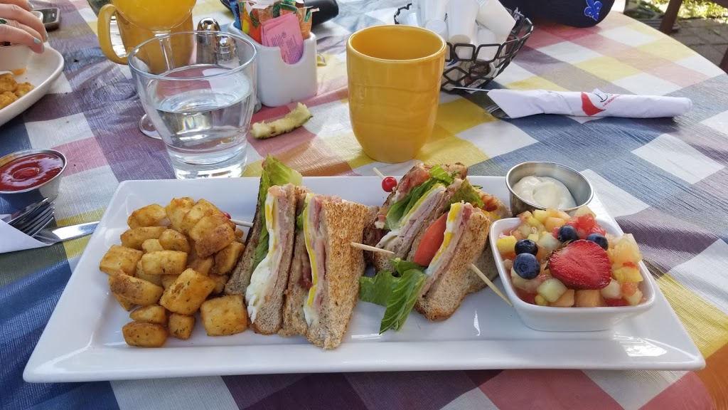 Restaurant Le Batifol | 995 Boulevard du Lac, Lac-Beauport, QC G3B 0W6, Canada | Phone: (418) 841-0414