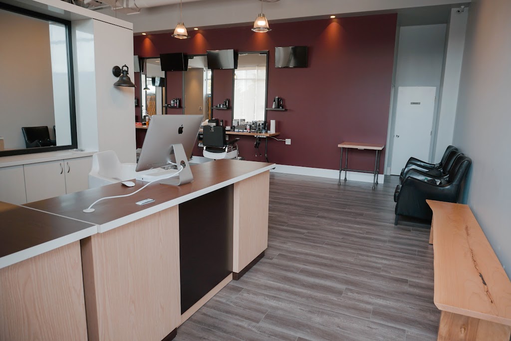 Hyde Barber Lounge | 15335 56 Ave #102, Surrey, BC V3S 0X9, Canada | Phone: (604) 372-4933