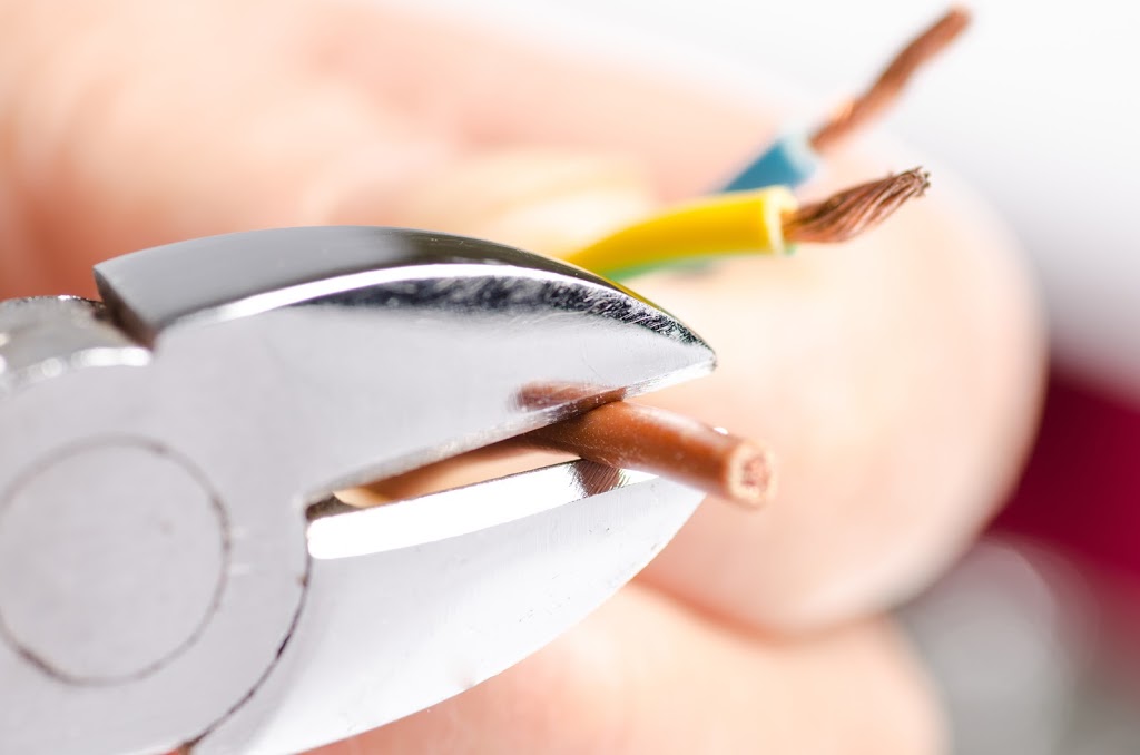 Maître Electrik | 998 Rue Ostiguy, Chambly, QC J3L 3E4, Canada | Phone: (450) 626-1221