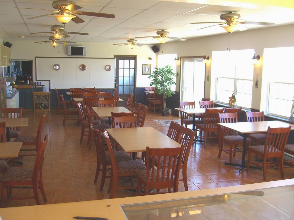 The Waterfront Motel | 1584 NB-133, Grand-Barachois, NB E4P 8H2, Canada | Phone: (506) 351-0344