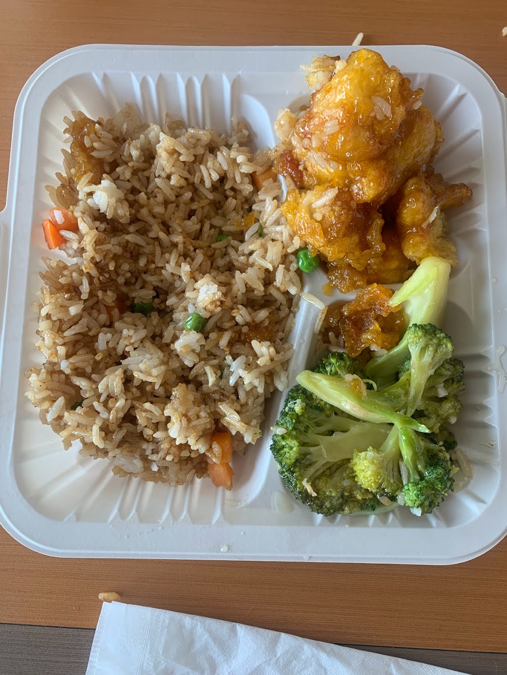 Famous Wok | 2525 36 St NE, Calgary, AB T1Y 5T4, Canada | Phone: (587) 352-6177