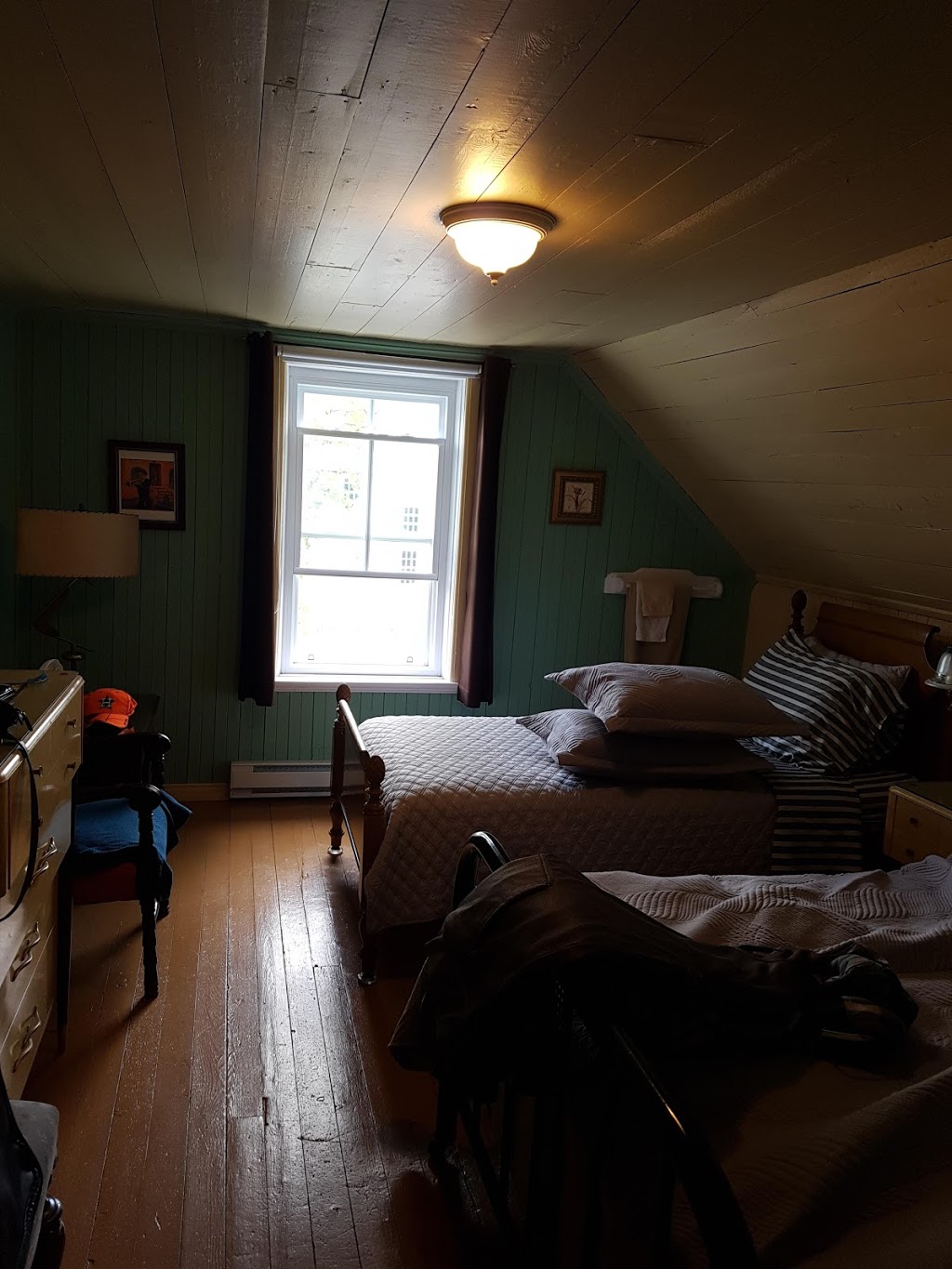 Auberge Le Saint-Leon | 999 Chemin de Piopolis, Val-Racine, QC G0Y 1E1, Canada | Phone: (819) 657-1037