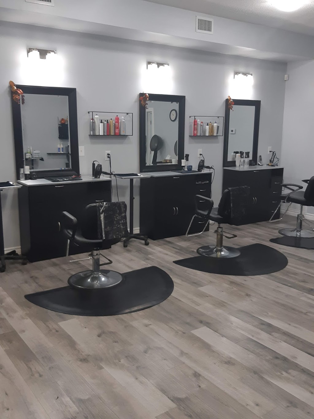 Turning Headz | 35 Wolfe St, Frankford, ON K0K 2C0, Canada | Phone: (613) 398-0322