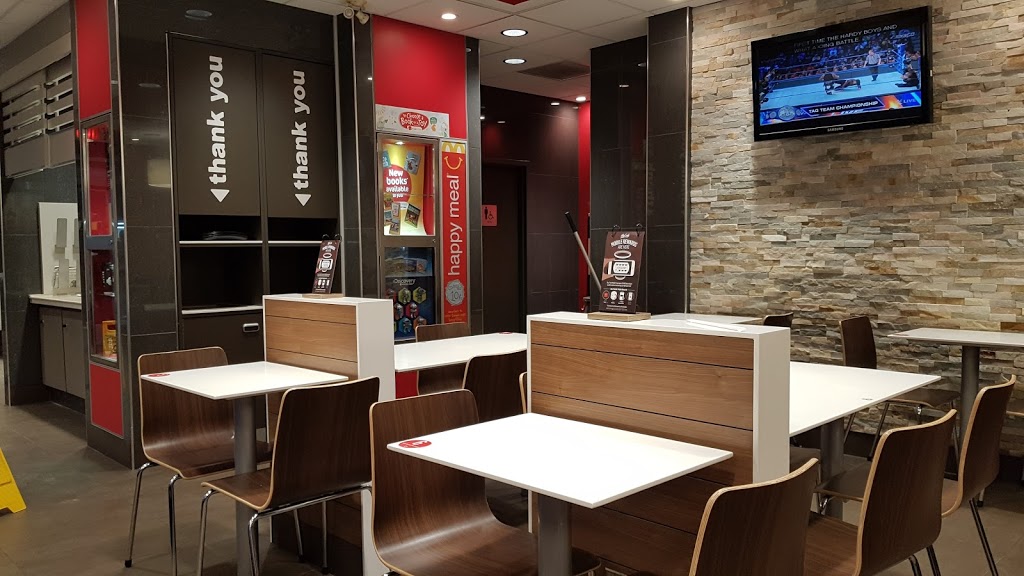 McDonalds | 144 St Annes Rd, Winnipeg, MB R2M 2Z4, Canada | Phone: (204) 949-6072