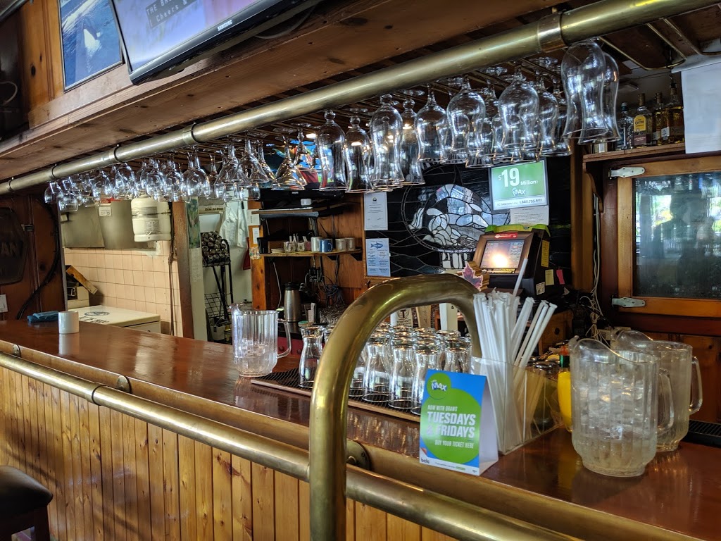 Garden Bay Hotel Marina Pub | 4958 Lyons Rd, Garden Bay, BC V0N 1S1, Canada | Phone: (604) 883-2674