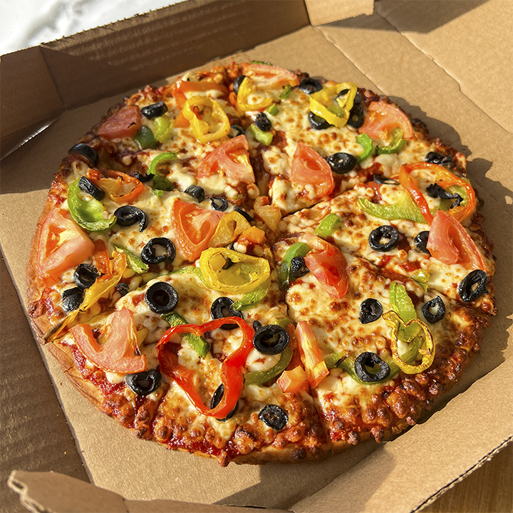 Dominos Pizza | 572 Montréal Rd, Ottawa, ON K1K 0T9, Canada | Phone: (613) 747-7878