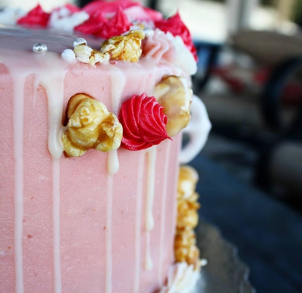 Dilicious Cakes | 2064 Hidden Valley Crescent, Kitchener, ON N2C 2R1, Canada | Phone: (647) 888-2291