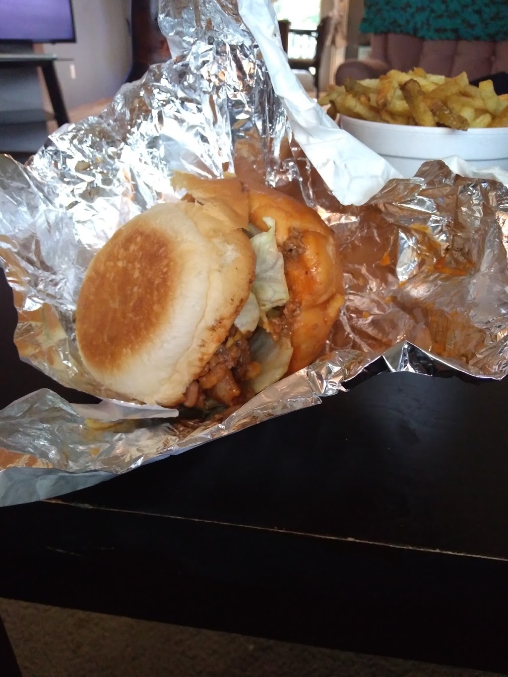 Happy Earls Dawg House | 66 Main St S, Kleefeld, MB R0A 0V0, Canada | Phone: (204) 377-9090