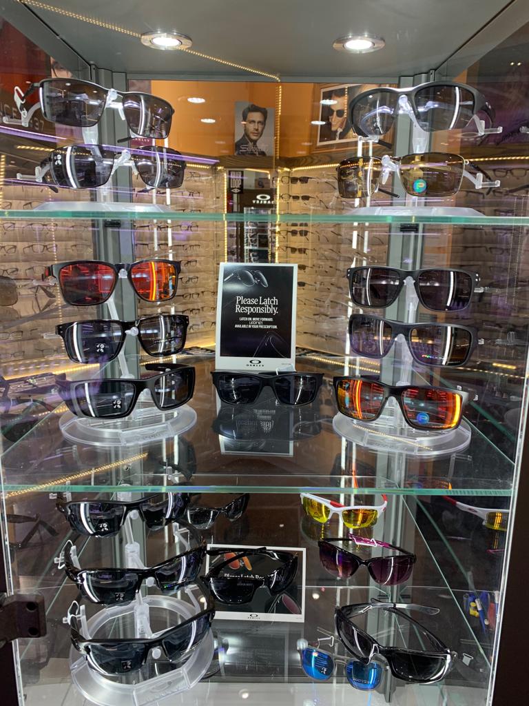 Looks Eyecare 2863 Ellesmere Rd, Scarborough, ON M1E 5E9, Canada