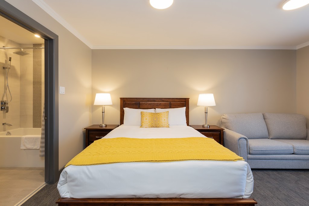 Motel Au Vieux Piloteux | 185 Rue Fraser, Rivière-du-Loup, QC G5R 1E2, Canada | Phone: (418) 867-2635