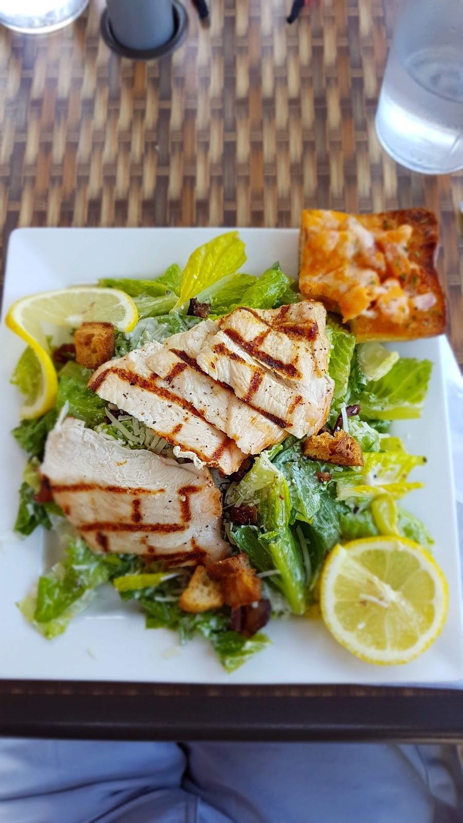 St James Gate | 111 Bridge St, Carleton Place, ON K7C 2V4, Canada | Phone: (613) 257-7530