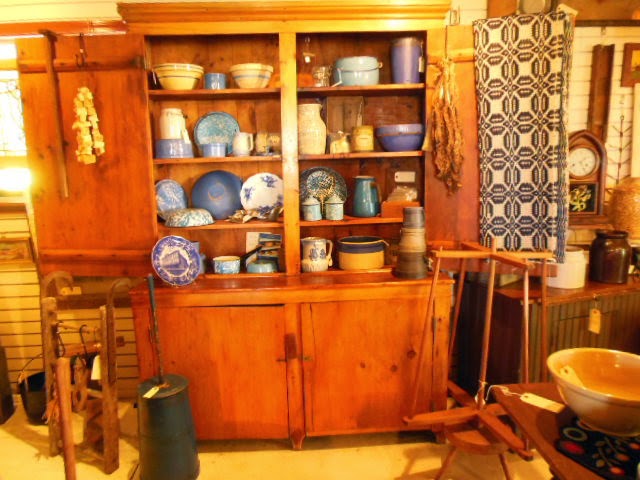 Gull Cottage Antiques, LLC | 2096 Lakeshore Rd, Applegate, MI 48401, USA | Phone: (810) 622-9883
