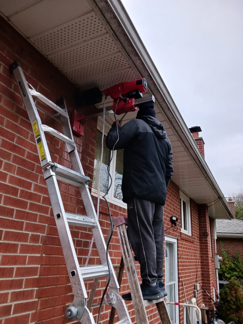 TV Mounting Professional Services | Pearlstone Dr, Mississauga, ON L5M 7H1, Canada | Phone: (647) 507-4776