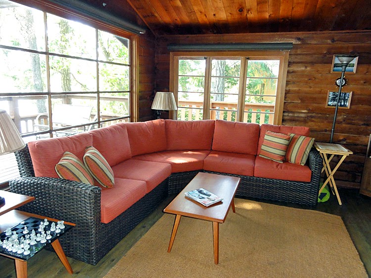 The Cabin Club | 2090 Shawnigan Lake Rd, Shawnigan Lake, BC V0R 2W5, Canada | Phone: (866) 575-0043