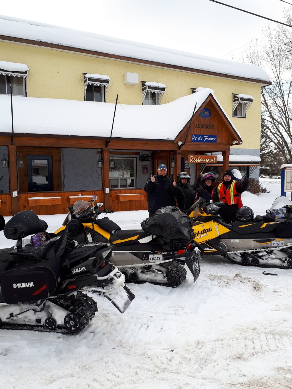 Auberge/Restaurant Lile De France | 2188 Chemin du Tour du Lac, Nominingue, QC J0W 1R0, Canada | Phone: (819) 278-0364