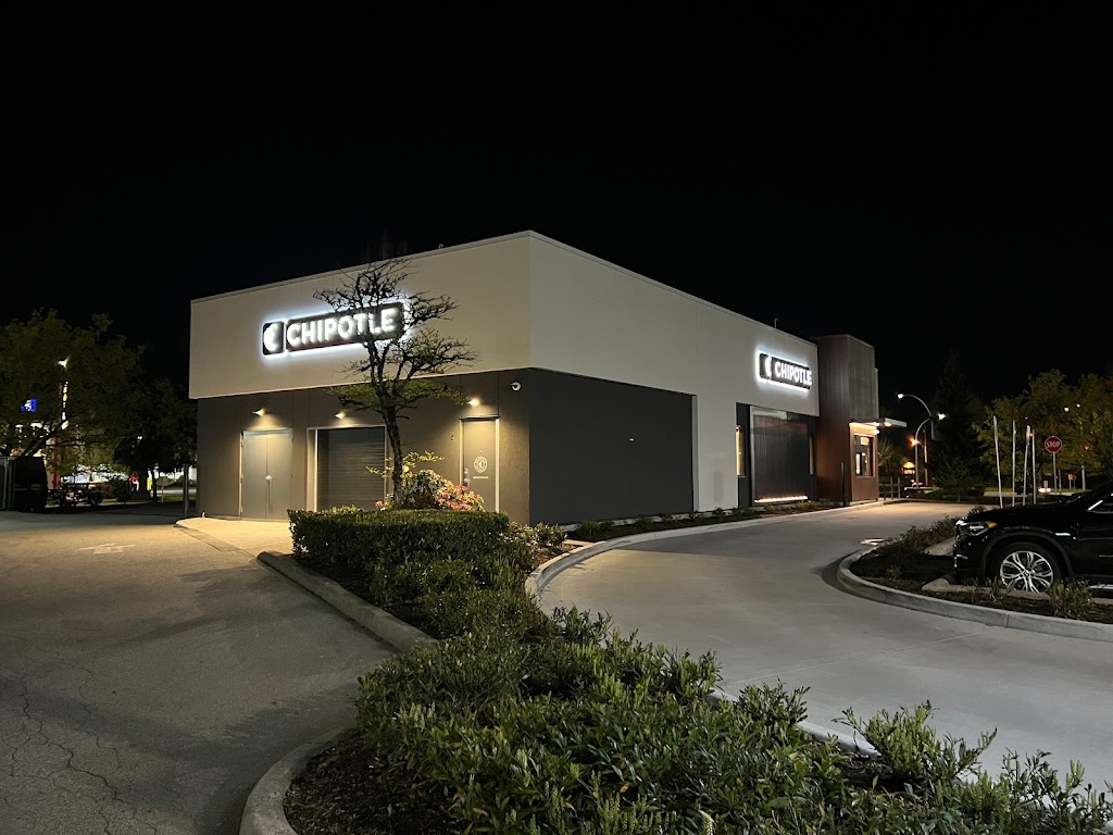 Chipotle | 2325 Ottawa St, Port Coquitlam, BC V3B 8A4, Canada | Phone: (604) 475-7240