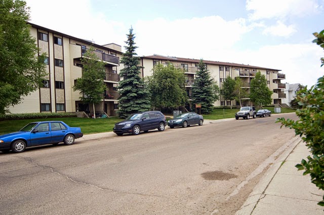 The Ridgewood Apartments | 4559 32 Ave NW, Edmonton, AB T6L 5N6, Canada | Phone: (780) 425-4152