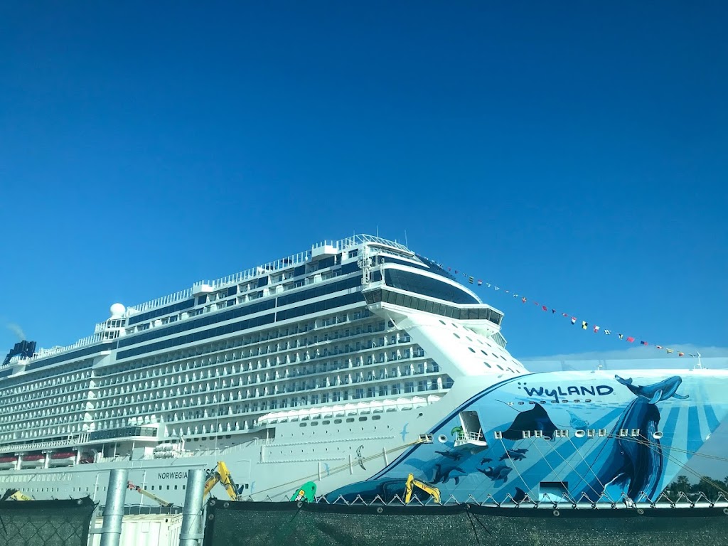 Expedia Cruises | 50B 5250 22 Street, Gaetz Ave, Red Deer, AB T4R 2T4, Canada | Phone: (403) 341-0177